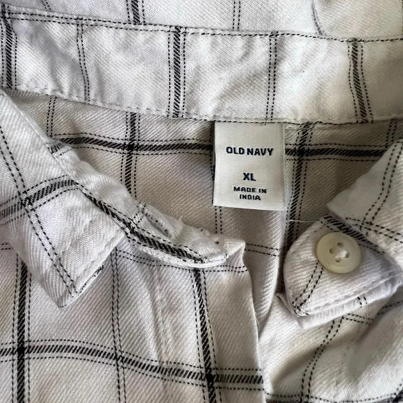 Plaid lightweight top - Picture 6 of 6